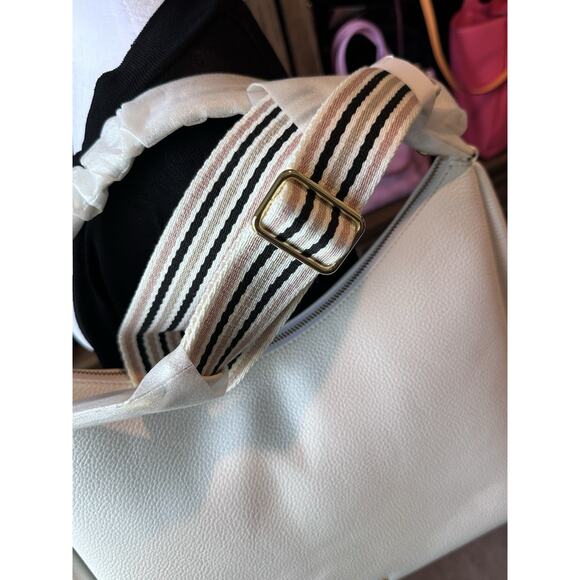 Dkny Hailey Hobo Crossbody $198 MSRP New NWT - Picture 5 of 8